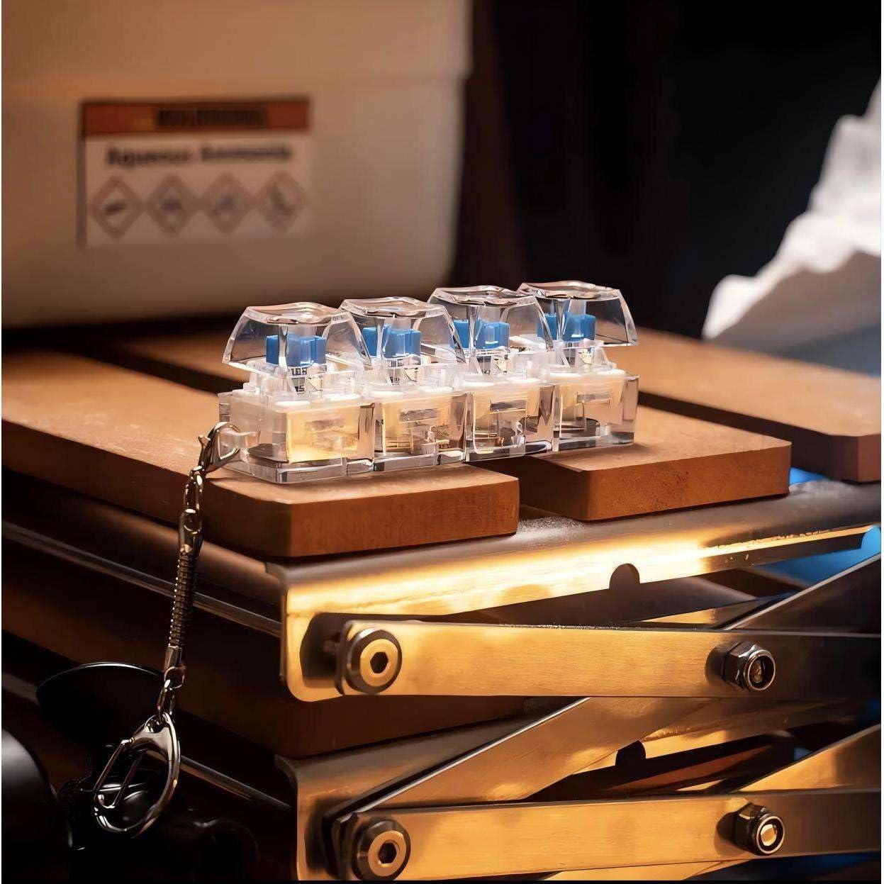 4 IN 1 KEYBOARD FIDGET TOY